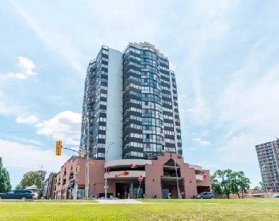 Riverside condo Close to U of W, Windsor Detroit Tunnel & bridge Image# 6