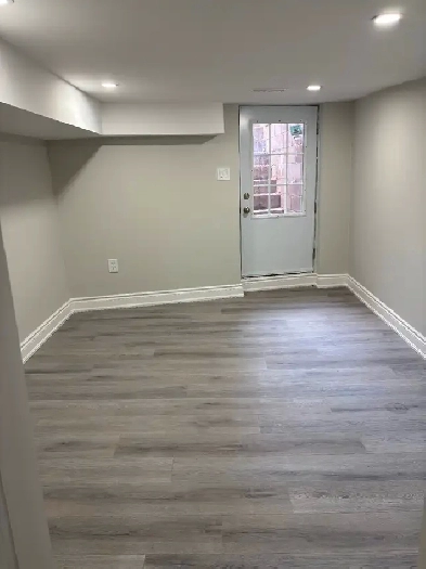 Bachelor/ Studio apartment with separate entrance Image# 6