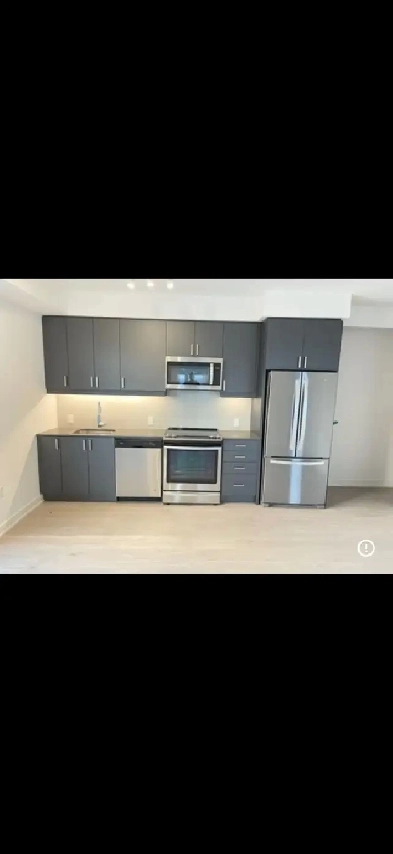 2 Bed/2Bath Condo in Mississauga Square Residence Image# 8