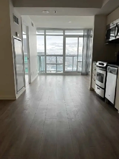 Downtown Toronto Condo Unit 2Bed 1Den 2Bath W/Parking Image# 7