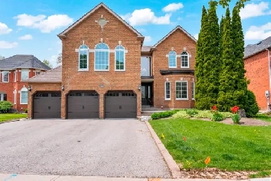 Beautiful executive detached house for rent in Newmarket Image# 3
