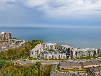 Imagine Lakeside Living! Nestled in the shores of Lake Ontario Image# 1