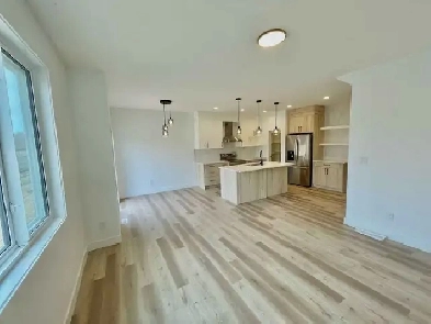Brand New 3 Bed 2.5 Bath Half Duplex!! Image# 16