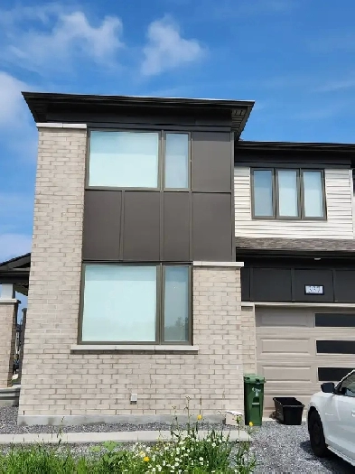 BEAUTIFUL CORNER   NORTH EAST   PARK FACING – TOWNHOME FOR RENT Image# 6