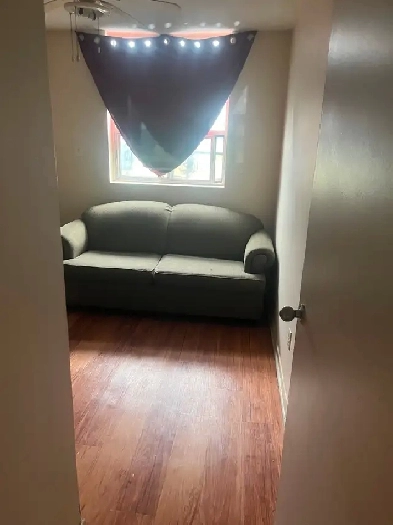 Room for rent, furnished or unfurnished Image# 2