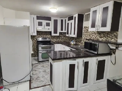 2 Bed Furnished Basement for Rent Derry /McLaughlin Mississauga Image# 9