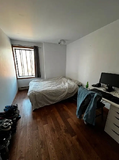 Grand 5 ½ sur 2 étages   rooftop – Métro Berri - 1er juin Image# 1