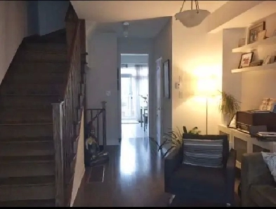 NEW TOWNHOUSE NEAR SUBWAY AND BEACHES FOR RENT Image# 1