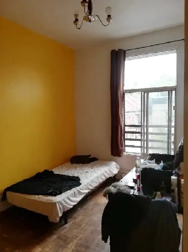 private room metro Frontenac all include Image# 1