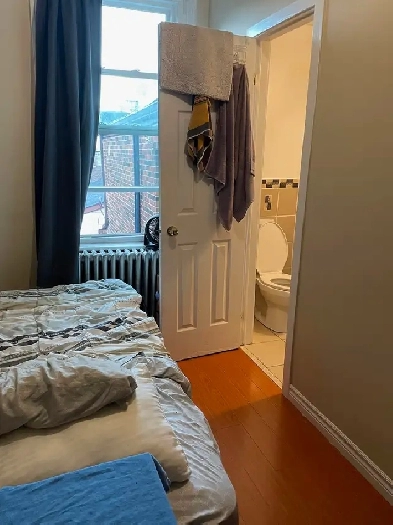 23 Denison Ave. 2nd Floor with Private Washroom for rent Image# 1
