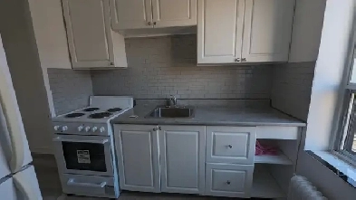 Parklawn & Queensway, 1 month FREE,  Parking & Storage included Image# 8
