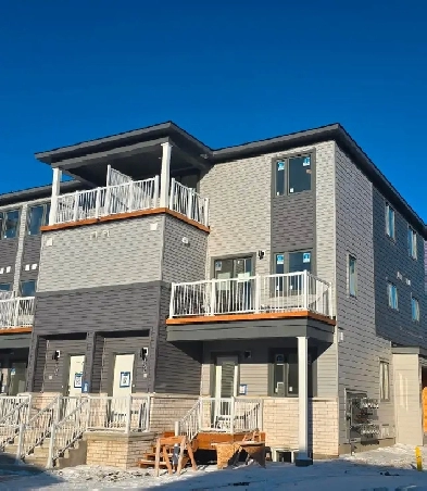 3 BEDRM 2 Bathroom townhome in Halfmoon Bay Barrhaven NEW BUILD Image# 3