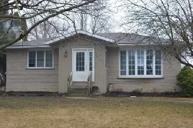 Charming Family Home in a Quiet Neighborhood Image# 1