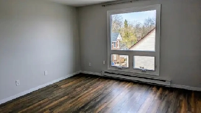 ORILLIA- Large, stunning, one-bedroom apartment Image# 1