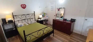 51/2Boisbriand 1 Juill2 ParkingLoker Thermop chaud Climatisation Image# 1