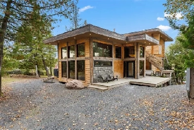 Lakefront Retreat on Lake of the Woods, Ontario Image# 7