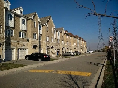 Room for rent, avail. on June 1, Eglinton & Kennedy, Mississauga Image# 1