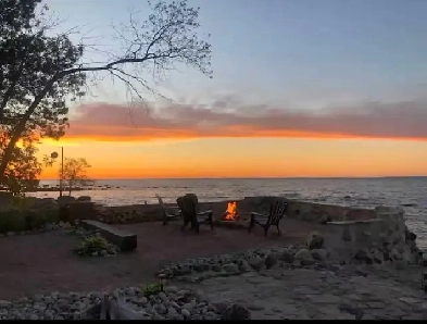 Collingwood  Waterfront Chalet for rent Image# 2
