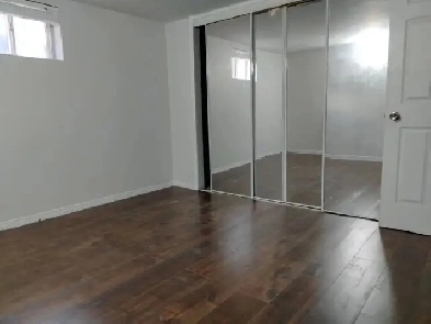 SHARING ROOM ,GIRLS ,UPPER LEVEL LEGAL BASEMENT  FROM JUNE 01 Image# 3