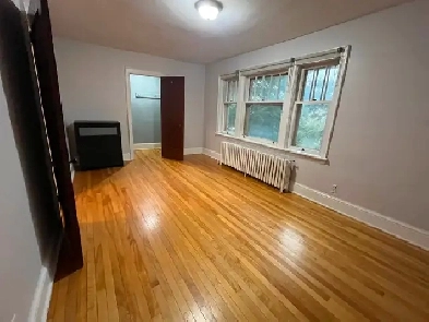 Student housing - rooms available in house near Carleton U Image# 9