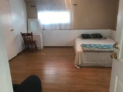 1Bedroom (Bachelor suite) with private entrance Image# 4