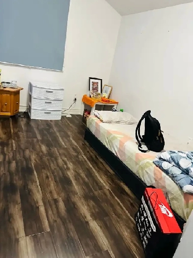 room fir rent for girl in sharing Image# 5