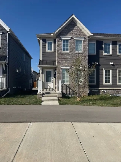 Townhouse Available For Rent In Yorkville Image# 10