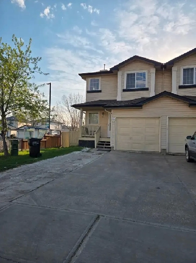 4 bedrooms Half Duplex Image# 7