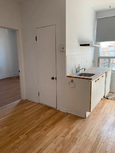 Logement à louer 4 1/2 Image# 1