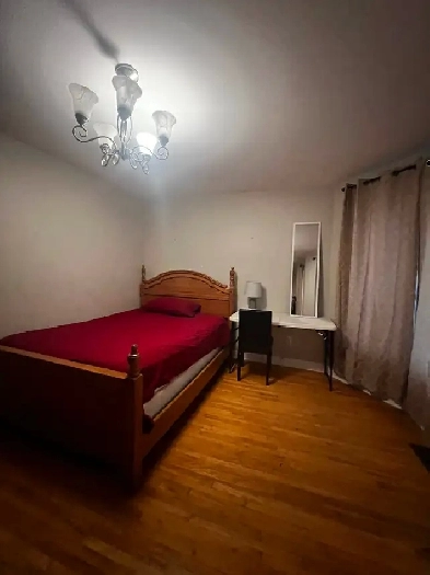 Private Furnished Room Main/Danforth Image# 1