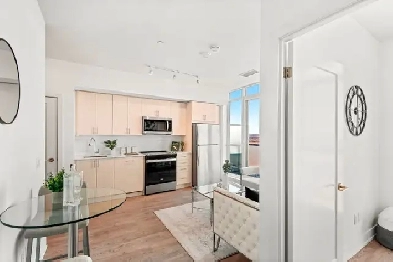 Penthouse Living! 2 Bed, 2 Bath with 2 Balconies in North Oshawa Image# 10