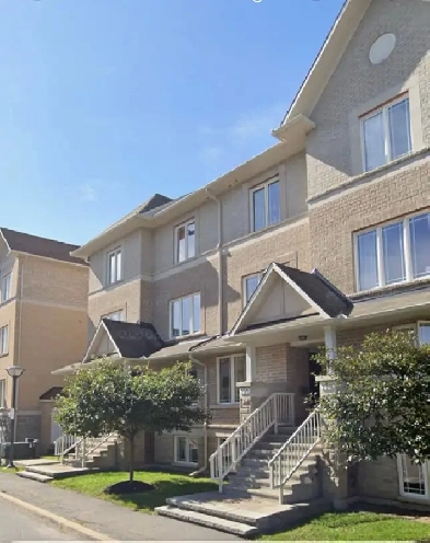 2 bdrm 2.5 bath terrace home   loft for rent - Centrepoint Image# 1