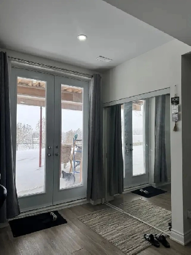 2 Bed Room, Fully Furnished Legal Walk-out Basement Image# 2