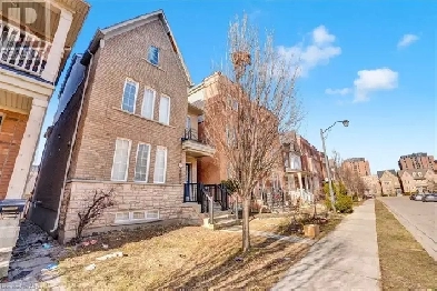 HOUSE close to YORK UNIVERSITY!    Room rental Image# 2