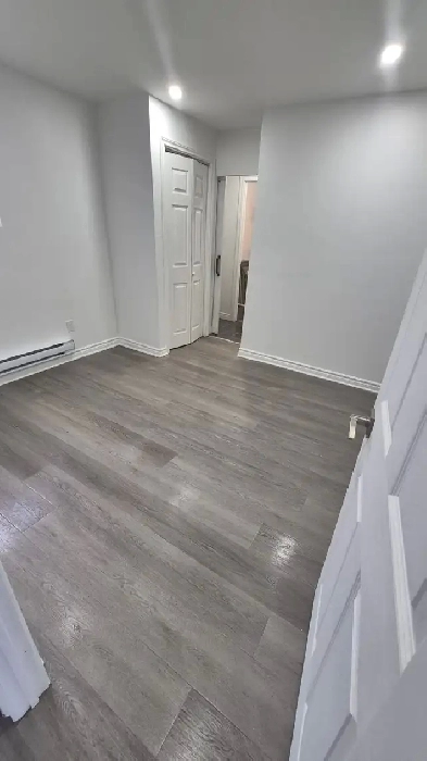 Logement 4 1/2, renové, 2 chambres, non-meublé. Image# 2