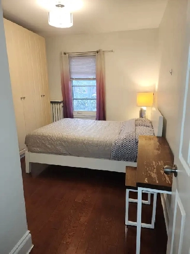 May 4❤ Beautiful room in century community home (1-9 months) Oak Image# 1