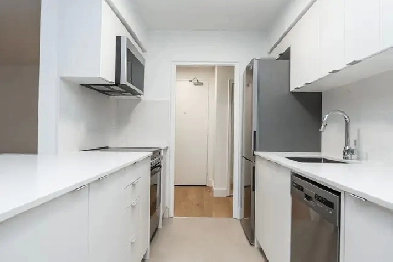 renovated one bedroom, Parklawn and Barry - ID 3136 Image# 11