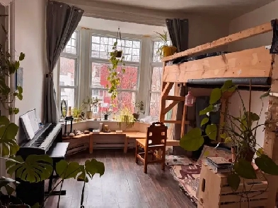 Belle grande chambre , René-Lévesque Est, cuisine privée WIFI Image# 7