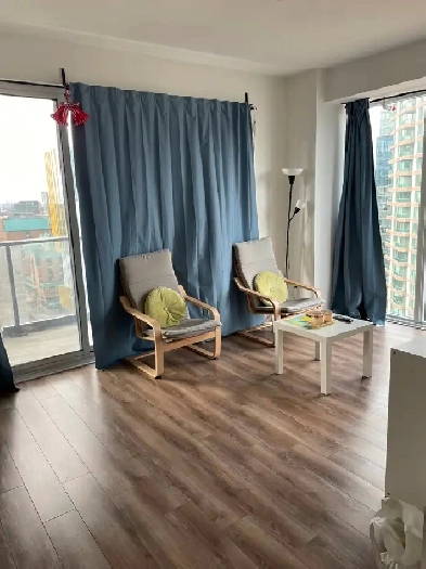 Room for rent near Dundas square, Downtown Toronto Image# 4