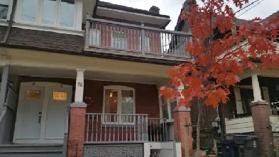 Beaches / Leslieville 2BR  Den, Totally Renovated Image# 1