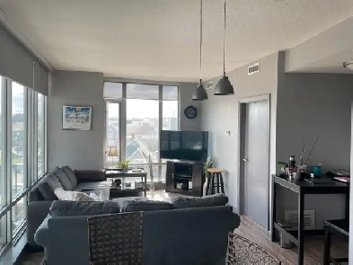 1BD/ BTH Downtown (Victoria Park) Image# 5