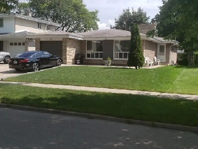 ETOBICOKE , 3 Bed. Rm. , 2 Bath , Bungalow , Main Floor Only Image# 1