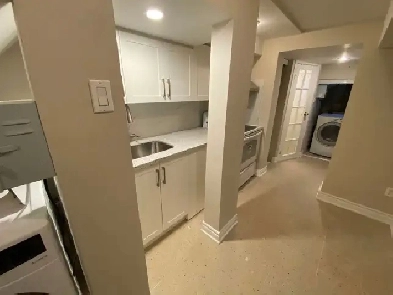 Master Room 3 In Basement Near Seneca College Finch/Don Mills Image# 6