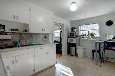 Cozy 2-BR suite in Richmond SW Close to DT Image# 8