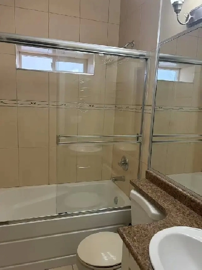 Surrey 2 Bed Rooms for Rent Image# 7