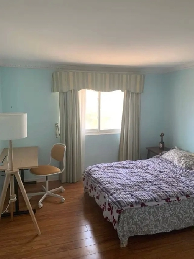 Master bedroom Northyork near TTC Image# 1