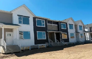 BRAND NEW 3 BEDROOM & 2.5 BATH TOWNHOMES AVAILABLE Image# 1