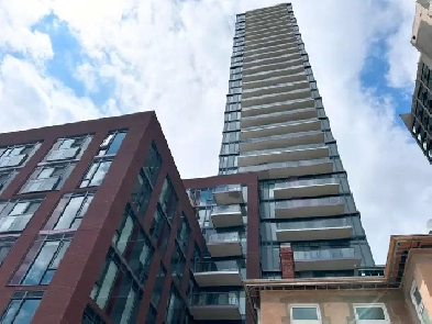 Downtown Toronto 2Bed 2Bath w/den Condo For Rent w/ heat include Image# 8
