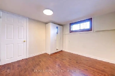 3   1 Room Basement for Rent Image# 6
