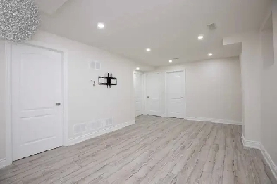 Amazing 2 bed 1 bath Bsmt Apartment Image# 4
